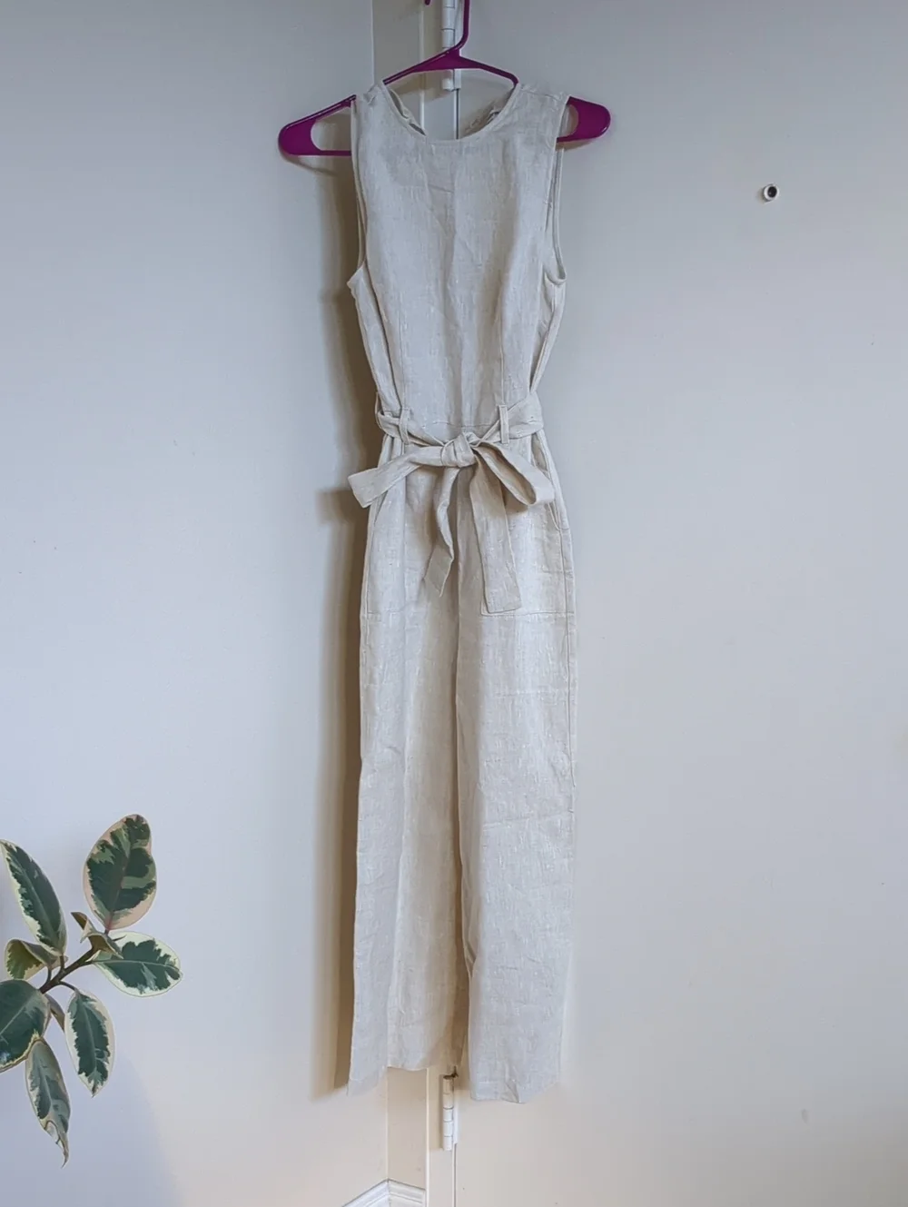 Reformation sleeveless wide